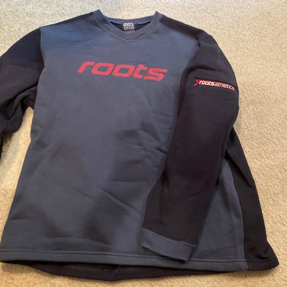 ROOTS Super comfy, long, sleeved, warm shirt
